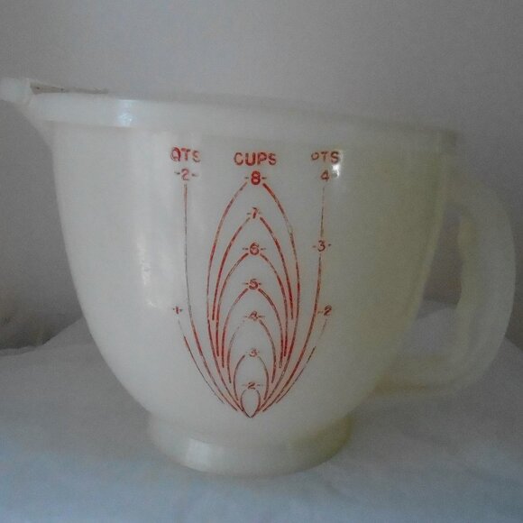 VTG Tupperware White Mix N Store 8 Cup 2 Quart Handled Batter Bowl #500-1 w/Lid - Picture 1 of 9